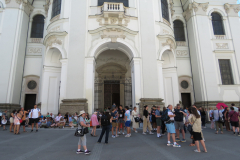 IMG_3597_M_Salzburg_Kollegienkirche_waiting-for-rehearsal